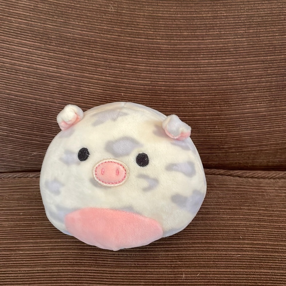 Cow and pig flip a mallow